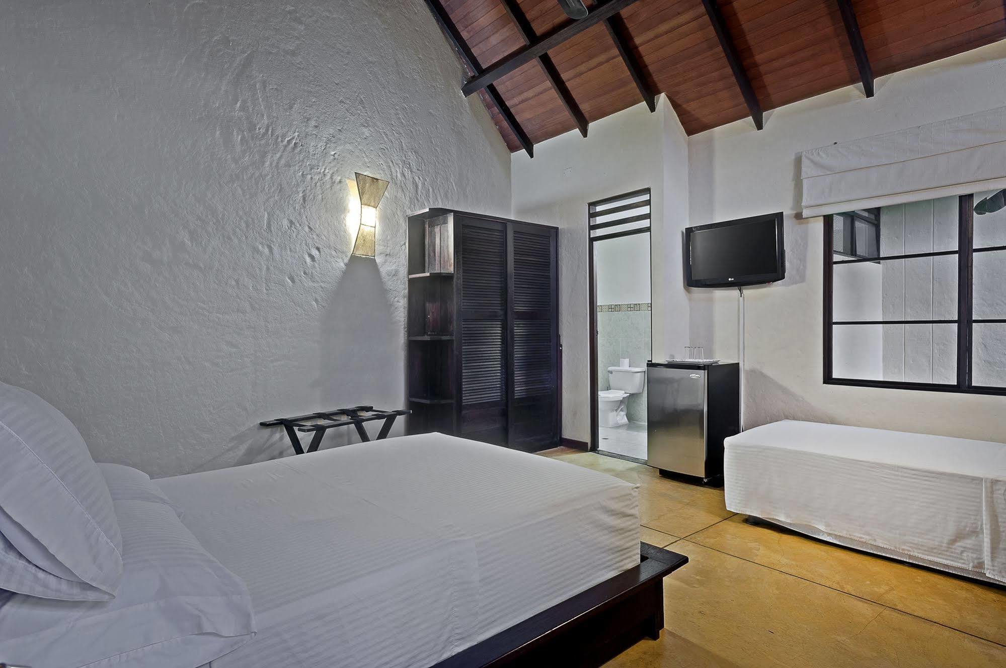 Hotel Amazon Bed And Breakfast Leticia Buitenkant foto